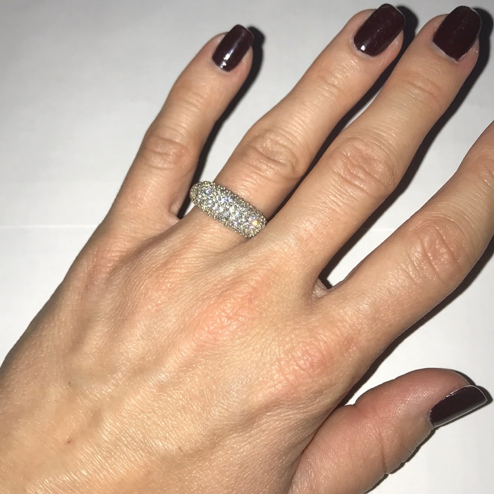 Ring with stones